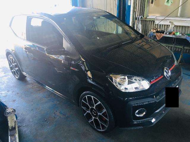 フォルクスワーゲン UP GTI 希少限定車 タイヤ交換ありがとうござい