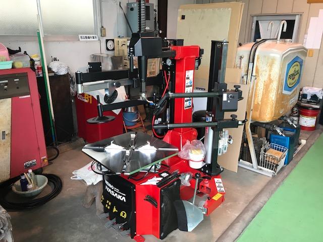 タイヤチェンジャー・バランサー完備しております。タイヤ交換のみのご来店もＯＫです。