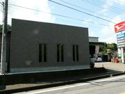 お店は少しカーブしている所にございます。ご来店の際はお気を付け下さい。