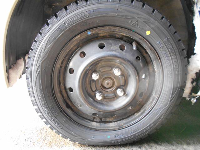スズキパレット　スタッドレスタイヤ　パンク修理不能　新品タイヤ交換