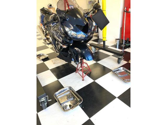 Kawasaki zzr14000 新商品 タイヤ交換 バイク タイヤ交換 横浜 都筑 港北 青葉 タイヤ専門店 自動車タイヤ 持込みタイヤオッケー