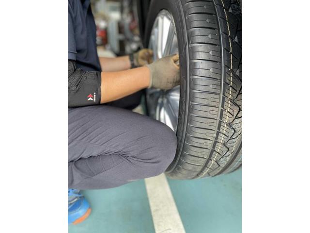 Jeep グランドチェロキー 直送・持ち込み タイヤ交換　東京都 瑞穂 青梅 羽村 福生 あきる野 昭島 八王子 武蔵村山 東村山 東大和 小平 東久留米 日野 多摩 三鷹 府中 狭山 所沢 入間 飯能