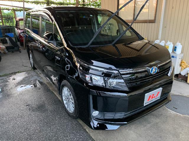 トヨタヴォクシー　右修理
