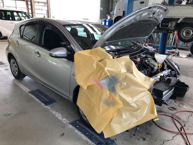トヨタ　アクア　フロント周り鈑金修理
