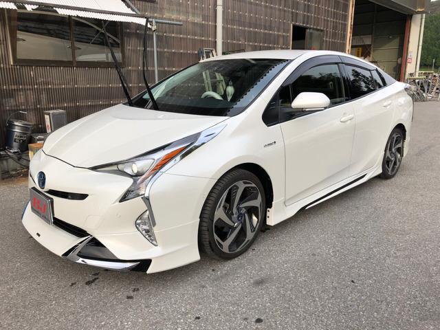 トヨタプリウス　鈑金修理