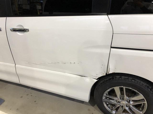 日産セレナ 板金修理