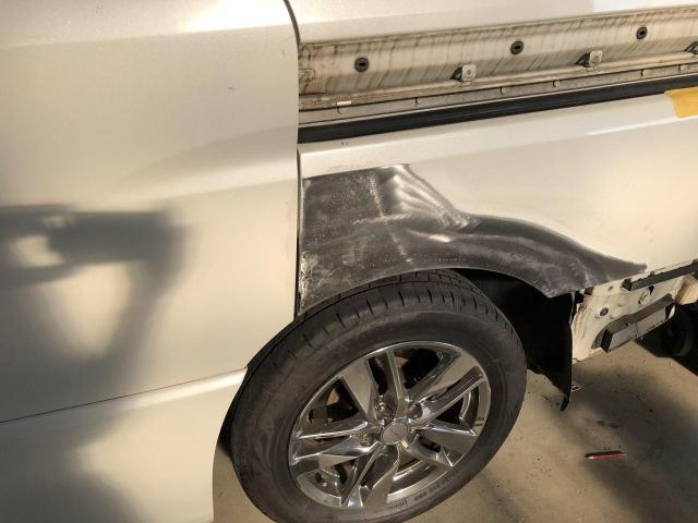日産セレナ 板金修理