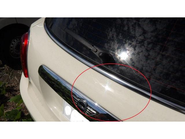 MINI ドアの傷の補修 バックドアの塗膜のブリスター 左右ヘッドライトレンズリフォーム