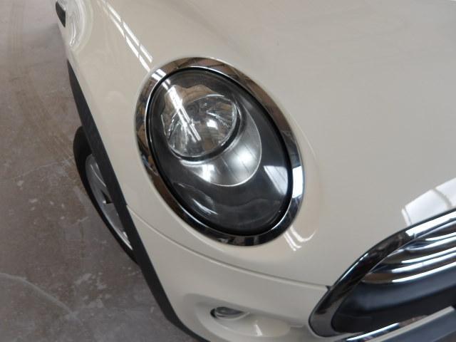 MINI ドアの傷の補修 バックドアの塗膜のブリスター 左右ヘッドライトレンズリフォーム