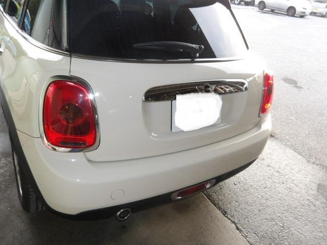 MINI ドアの傷の補修 バックドアの塗膜のブリスター 左右ヘッドライトレンズリフォーム