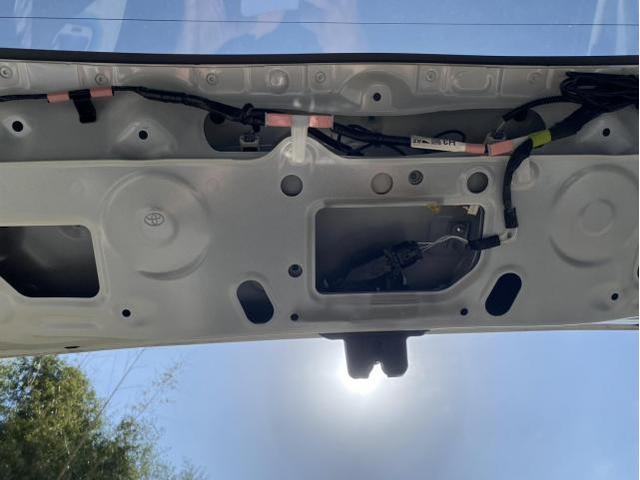 トヨタ　プリウス　走行時　ゴーという異音と　バックカメラの画像が鮮明でない　修理