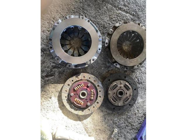 スズキ　キャリイトラック　車検とクラッチ交換　左ドアをリサイクル部品で交換しました。