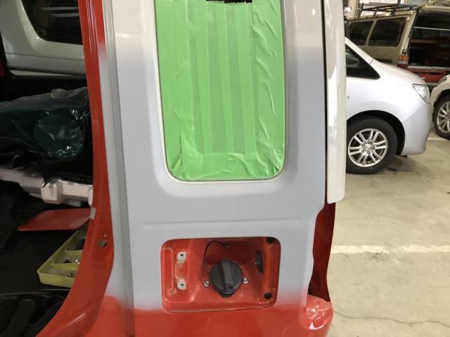 スズキ　ハスラー　左リアドアを新品交換　左リアフェンダー　鈑金で修理しました　塗装はツートン　2色塗