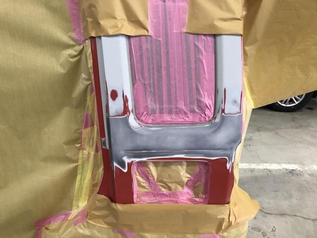 スズキ　ハスラー　左リアドアを新品交換　左リアフェンダー　鈑金で修理しました　塗装はツートン　2色塗