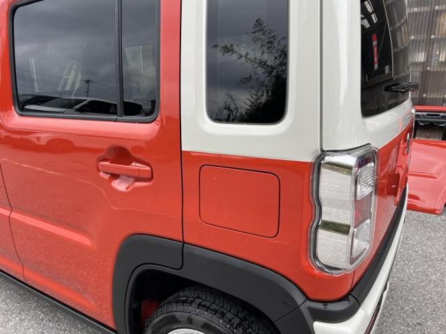 スズキ　ハスラー　左リアドアを新品交換　左リアフェンダー　鈑金で修理しました　塗装はツートン　2色塗