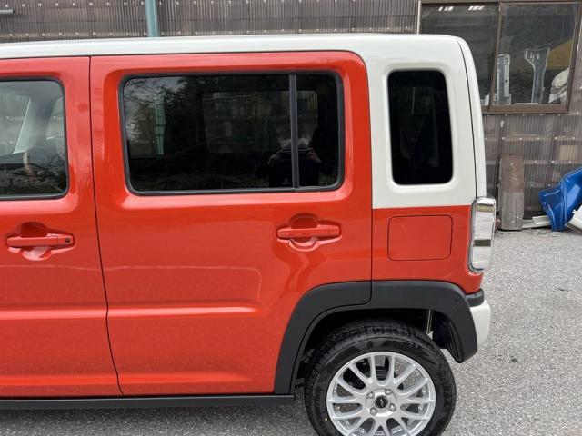 スズキ　ハスラー　左リアドアを新品交換　左リアフェンダー　鈑金で修理しました　塗装はツートン　2色塗