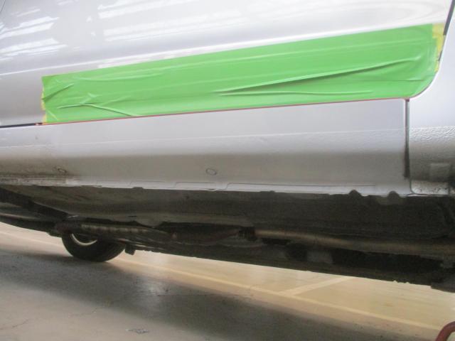 スバル　インプレッサ　ロッカーパネル　鈑金塗装