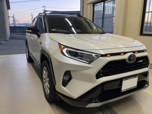 トヨタ　ＲAＶ4
フロントアッパーグリル　塗装・取付
グリルマーカー　スモーク塗装・取付