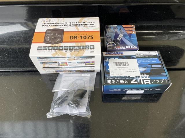 ニッサン　ノート
ヘッドライト（ロービーム､ハイビーム）ＬＥＤ　持込　交換
ドライブレコーダー（持込）配線接続
ニスモルーフスポイラー　持込　取付