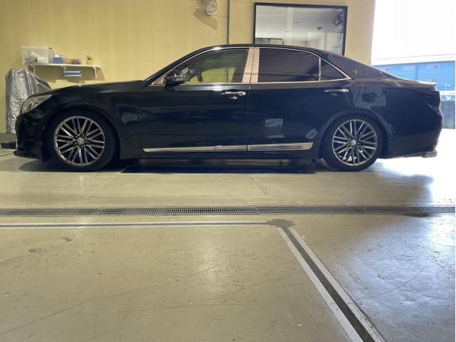 トヨタ　クラウン　サスペンション・足回りパーツ取付