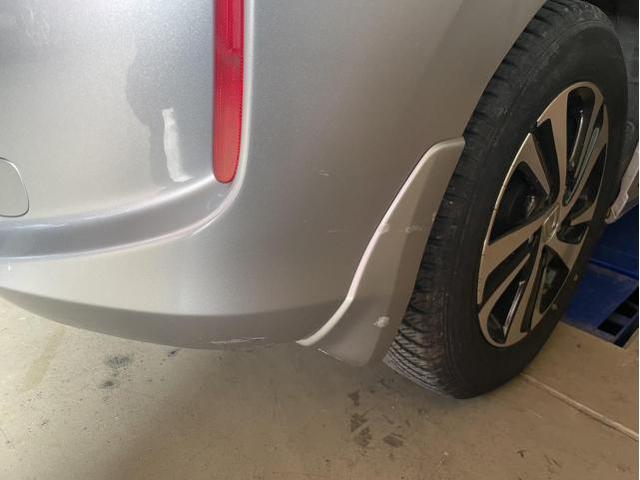ホンダ　フリード　板金・外装補修