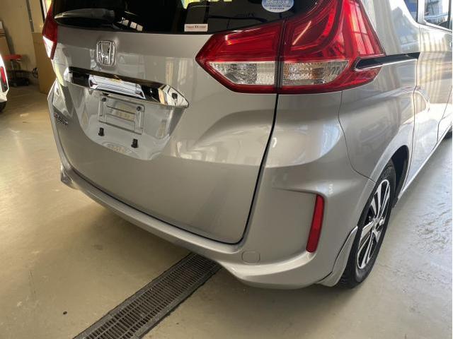 ホンダ　フリード　板金・外装補修