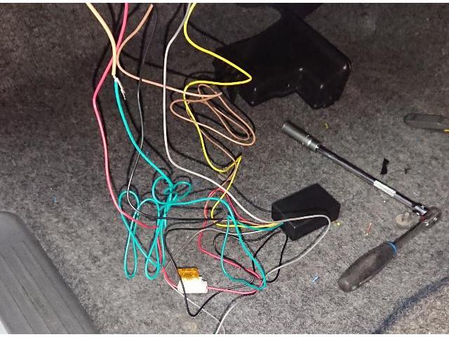 200系ハイエースヘッドライト、フォグバルブLED化、ドアロックアンサーバック取り付け！
深浦 鰺ヶ沢 つがる市 五所川原