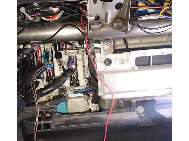 200系ハイエースヘッドライト、フォグバルブLED化、ドアロックアンサーバック取り付け！
深浦 鰺ヶ沢 つがる市 五所川原