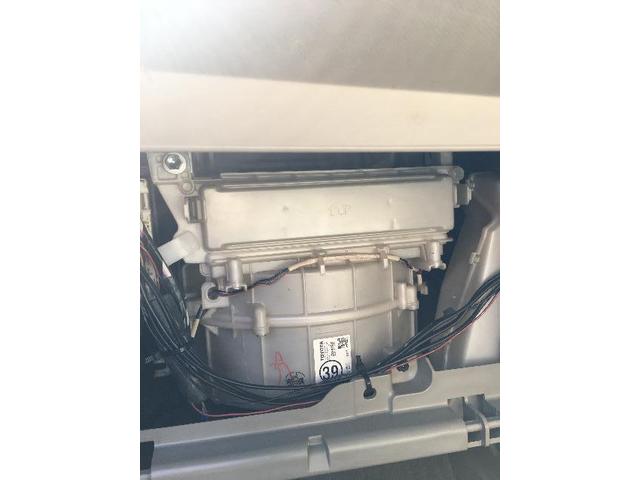 トヨタ エスティマ エアコンフィルター交換
津市 松阪市 伊勢市 多気郡 度会郡