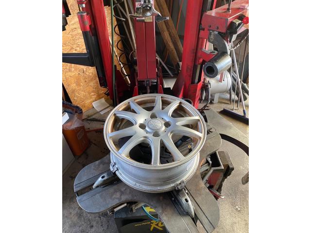 トヨタ　シエンタ　車検　タイヤ交換