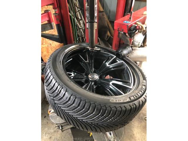 トヨタ　ハリアー　245/45/19 直送タイヤ交換