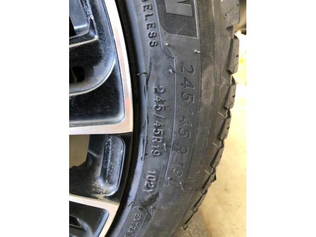 トヨタ　ハリアー　245/45/19 直送タイヤ交換