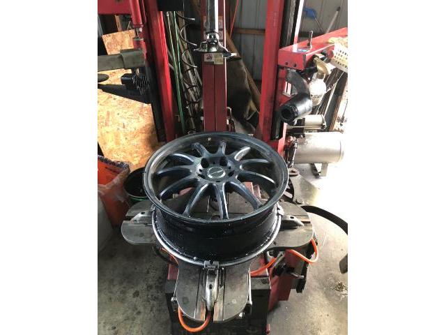 SUZUKI スイフト　215/45/17 4本　持ち込みタイヤ交換