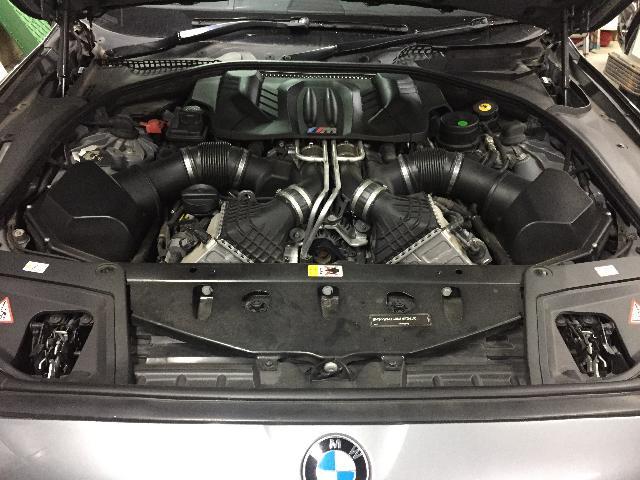 BMW M5 24カ月点検整備 車検 ヘッドライト 結露 水滴 水漏れ修理 F10   5シリーズ       神奈川県横浜市都筑区