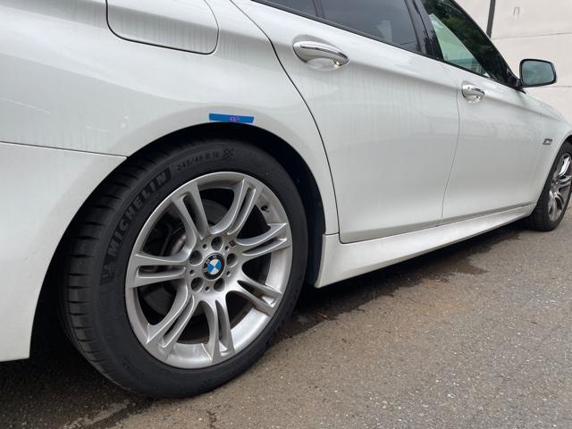 BMW F11 ツーリング　エアサス故障　車高が下がる　傾く　修理　5シリーズ　神奈川県横浜市都筑区　青葉区　港北区　YBR横浜　川崎