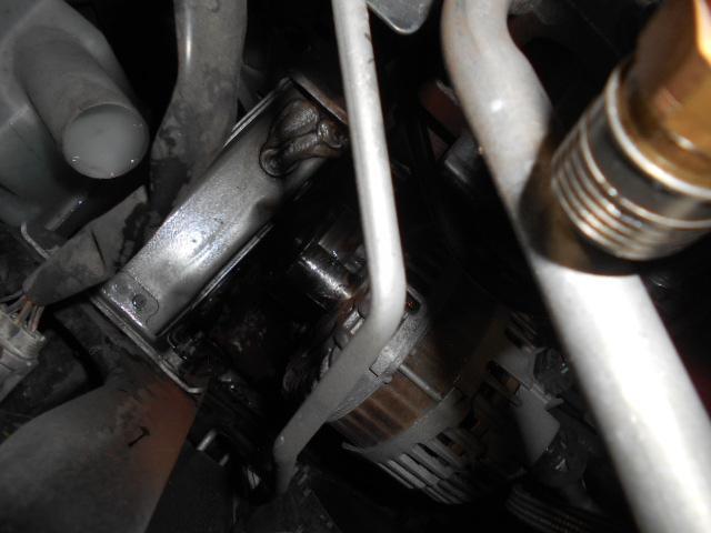 日産　セレナ　オルタネータ交換