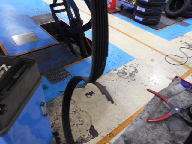 日産　セレナ　オルタネータ交換