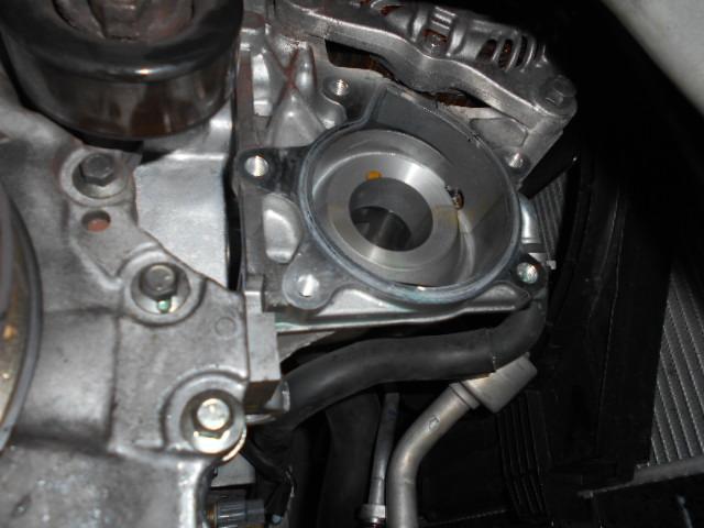 日産　セレナ　オルタネータ交換