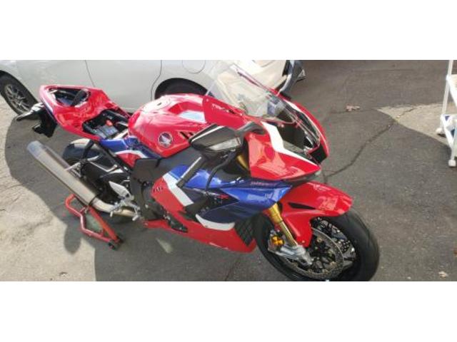 ホンダ　CBR　Wダイヤモンドキーパー　コーティング　施工【帯広市で持込でのタイヤ交換・ドライブレコーダー・ETC・ナビ　等のパーツ取付・修理・整備の事なら”ファンファクトリー　帯広店”へ！！】