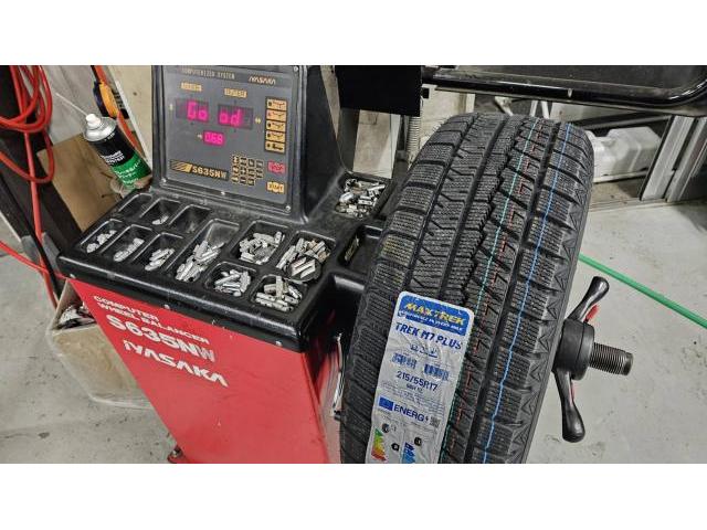 【冬タイヤ】MAXTREK　冬タイヤ交換・組替・脱着　点検　車両整備【帯広市で持込でのタイヤ交換・ドライブレコーダー・ETC・ナビ　等のパーツ取付・修理・整備の事なら”ファンファクトリー　帯広店”へ！！】
