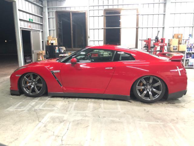 日産 35GTR エアサス　マフラー取り付け