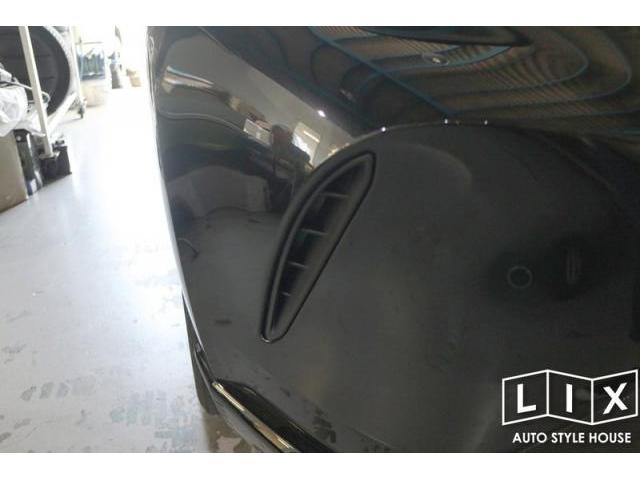 ハリアーPHEVグリルに変更で高級感増し増し！【福山市　タイヤ・ナビ・ドライブレコーダー等のパーツ持込取付　コーディング作業　調音施工　大歓迎受付中！！愛車の事なら国産車から輸入車までリクロスへ！】