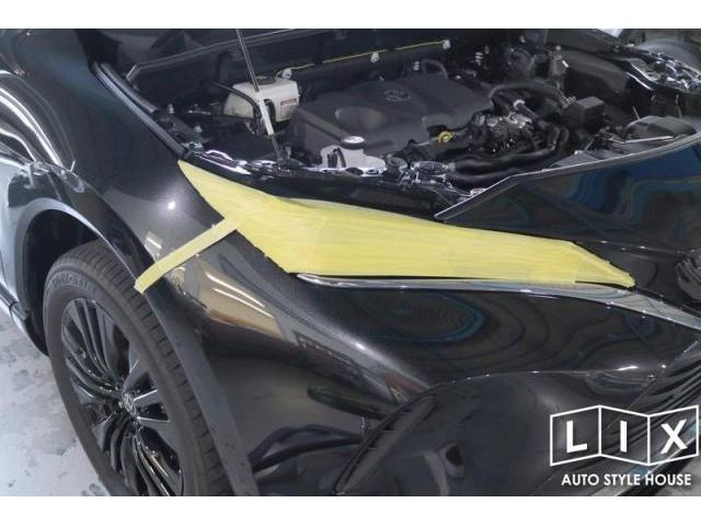 ハリアーPHEVグリルに変更で高級感増し増し！【福山市　タイヤ・ナビ・ドライブレコーダー等のパーツ持込取付　コーディング作業　調音施工　大歓迎受付中！！愛車の事なら国産車から輸入車までリクロスへ！】