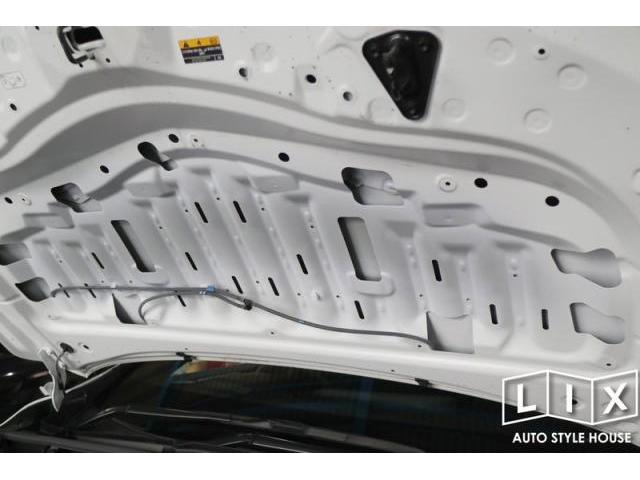 カムリのフォグランプ交換にレクサスNXのボンネットデッドニング！【福山市　タイヤ・ナビ・ドライブレコーダー等のパーツ持込取付　コーディング作業　調音施工　大歓迎受付中！！愛車の事なら国産車から輸入車までリクロスへ！】