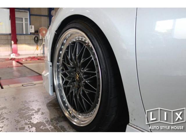 ７０カムリの車高調取付とタイヤ・ホイール交換でガラッとイメチェン！【福山市　タイヤ・ナビ・ドライブレコーダー等のパーツ持込取付　コーディング作業　調音施工　大歓迎受付中！！愛車の事なら国産車から輸入車までリクロスへ！】