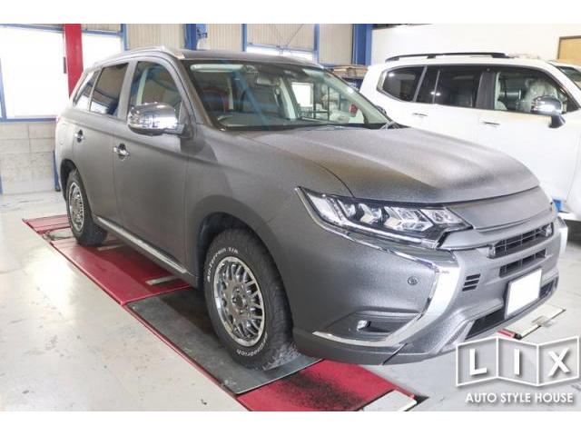 ラプターライナーで全塗装ご依頼のアウトランダー！【福山市　タイヤ・ナビ・ドライブレコーダー等のパーツ持込取付　コーディング作業　調音施工　大歓迎受付中！！愛車の事なら国産車から輸入車までリクロスへ！】