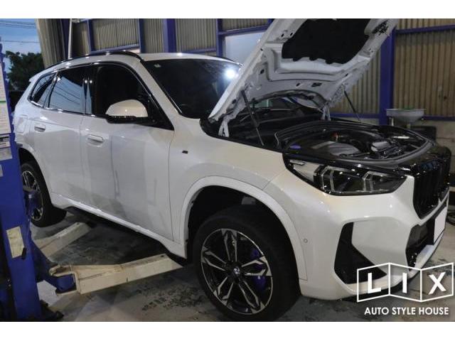 BMW X1にロック音とアームドフラッシャーとダウンサス取付！【福山市　タイヤ・ナビ・ドライブレコーダー等のパーツ持込取付　コーディング作業　調音施工　大歓迎受付中！！愛車の事なら国産車から輸入車までリクロスへ！】
