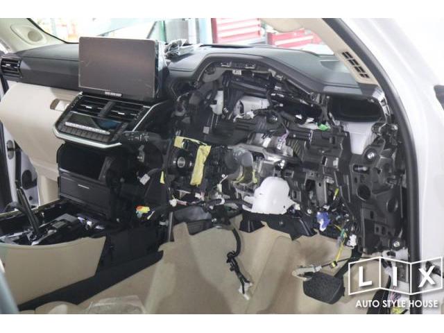 マイナーチェンジ後のランドクルーザー３００へパドルシフト装着！【福山市　タイヤ・ナビ・ドライブレコーダー等のパーツ持込取付　コーディング作業　調音施工　大歓迎受付中！！愛車の事なら国産車から輸入車までリクロスへ！】