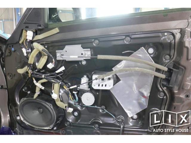 フーガに調音施工とドアデッドニングで静粛性向上！【ドアデッドニング編】【福山市　タイヤ・ナビ・ドライブレコーダー等のパーツ持込取付　コーディング作業　調音施工　大歓迎受付中！！愛車の事なら国産車から輸入車までリクロスへ！】