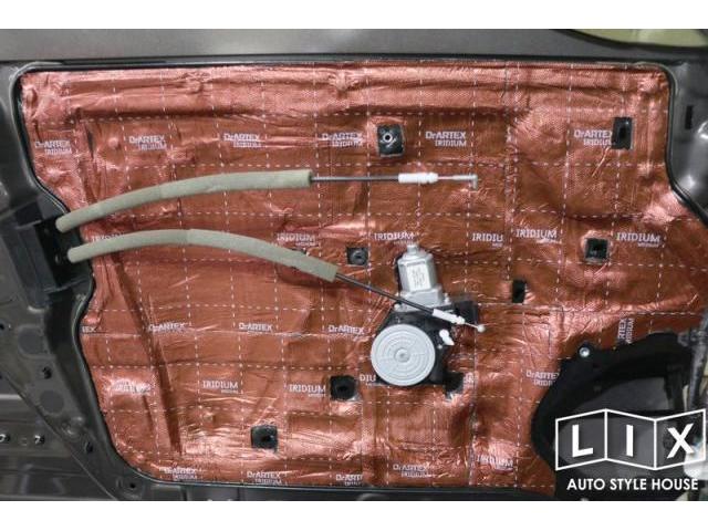 フーガに調音施工とドアデッドニングで静粛性向上！【ドアデッドニング編】【福山市　タイヤ・ナビ・ドライブレコーダー等のパーツ持込取付　コーディング作業　調音施工　大歓迎受付中！！愛車の事なら国産車から輸入車までリクロスへ！】